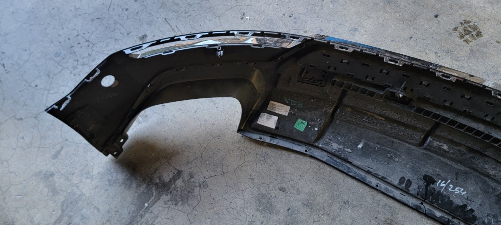 LAMBORGHINI URUS REAR BUMPER LOWER SECTION OEM 4ML807301