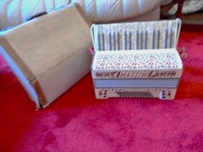 Mazzini Astoria Accordion 48 bass,   SEE VIDEO...