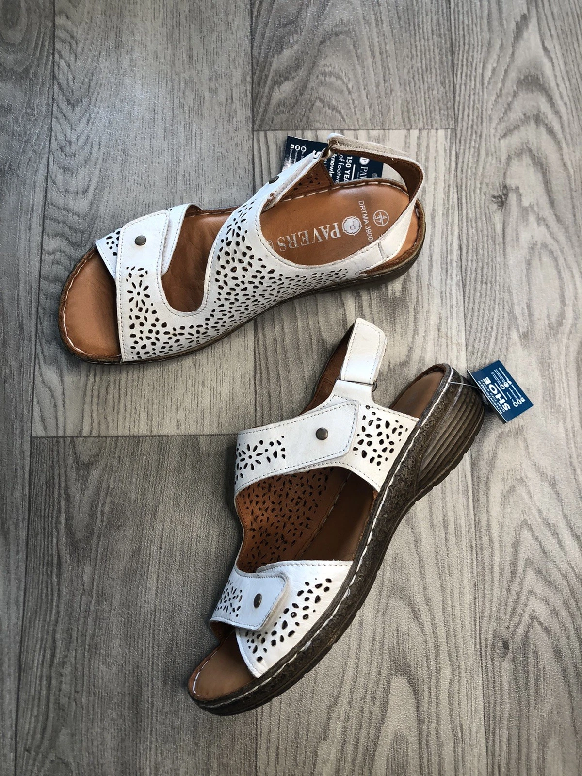 Pavers Ladies Sandals, Size 5, White Real Leather, New, RRP £64.99
Opens in a new window or tab
