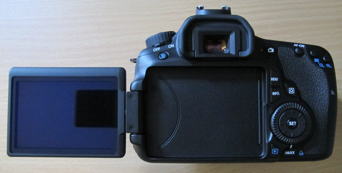 Canon EOS 60D EF-S18-135mm f/3.5-5.6 IS 18MP CMOS US Market Lens