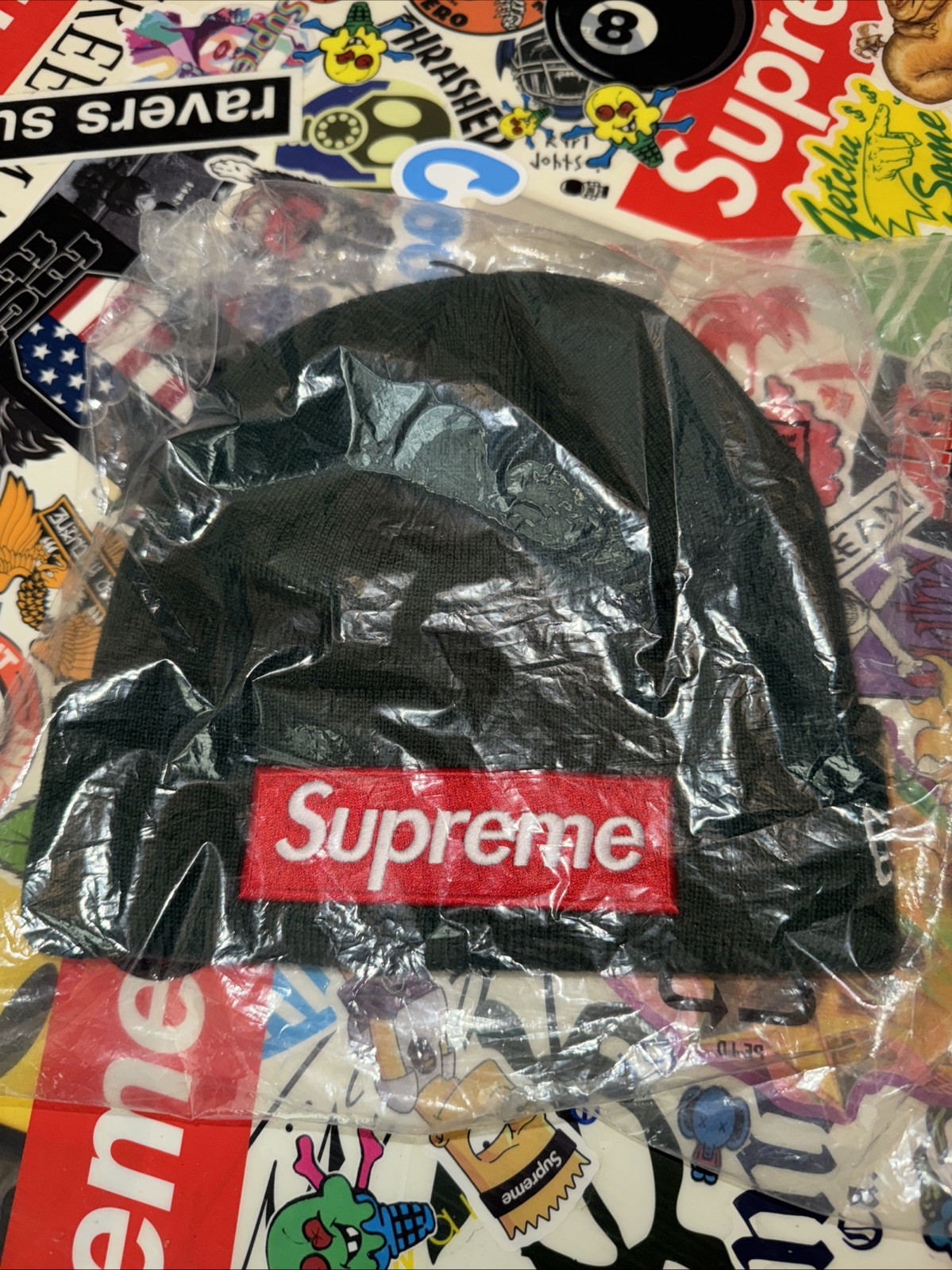 Supreme New Era Box Logo Beanie World Famous FW22 One DK Pine Green
