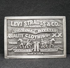 WC05138 GREAT VINTAGE 1976  LEVI STRAUSS  CO ORIGINAL RIVETED  BELT BUCKLE