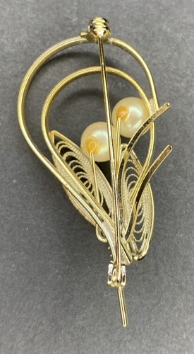 Vintage Gold Tone Brooch Filigree Faux Pearl 2.25” Pin Floral - Picture 6 of 10