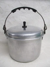 Vintage Enterprise Aluminum 4 Qt Locking Bail Handle Pot