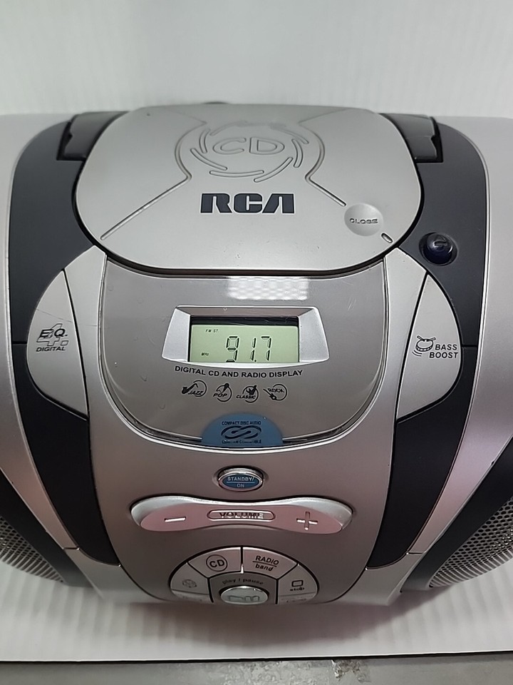 RCA RCD122 Stereo CD Boombox AM FM Radio Cassette Recorder Clock