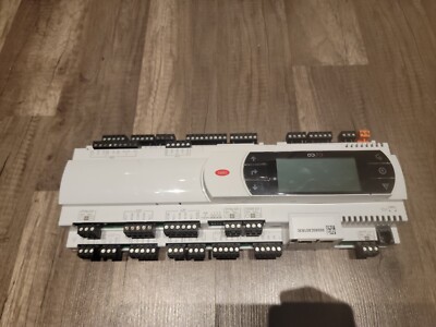 CAREL P+500BAA00EL0 / P500BAA00EL0 PCO5+ Logic Controller