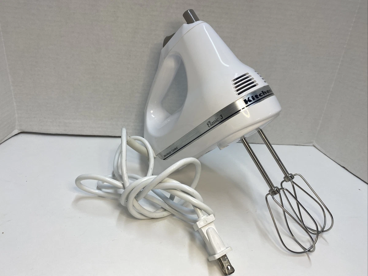 KitchenAid KHM3WH-1 Classic 3-Speed Hand Mixer Beaters Included