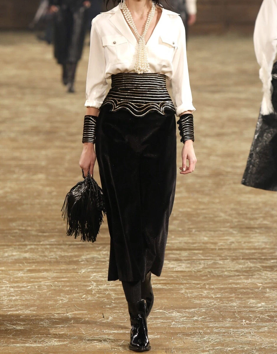 Chanel black velvet clearance skirt