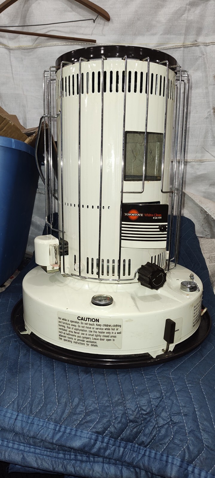 TOYOSTOVE KSA-105  PORTABLE KEROSENE  19.500 BTU MADE IN JAPAN