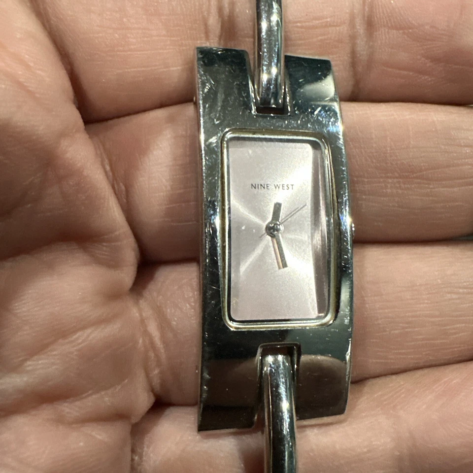 Running Nine West Silver Bracelet Ladies Watch With Light Pink Dial New Battery - Image 2 of 4