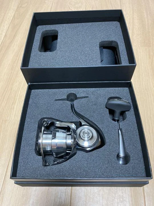 New 22 Exit (EXIST) Daiwa PC LT2500 Spinning Reel Fishing Gear Fishing Sea F