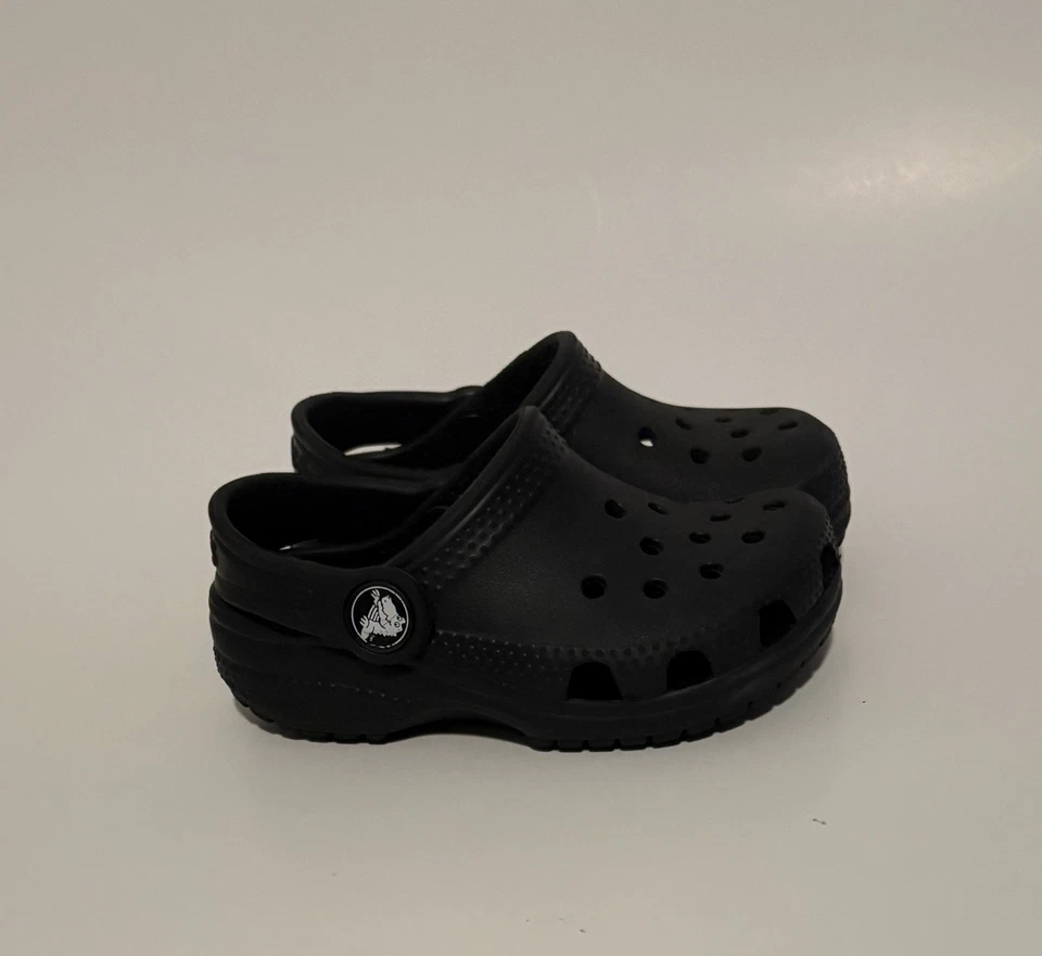 Zapatos sin cordones zueco negros clásicos crocs unisex talla c7 para niños pequeños Foto 4 de 4