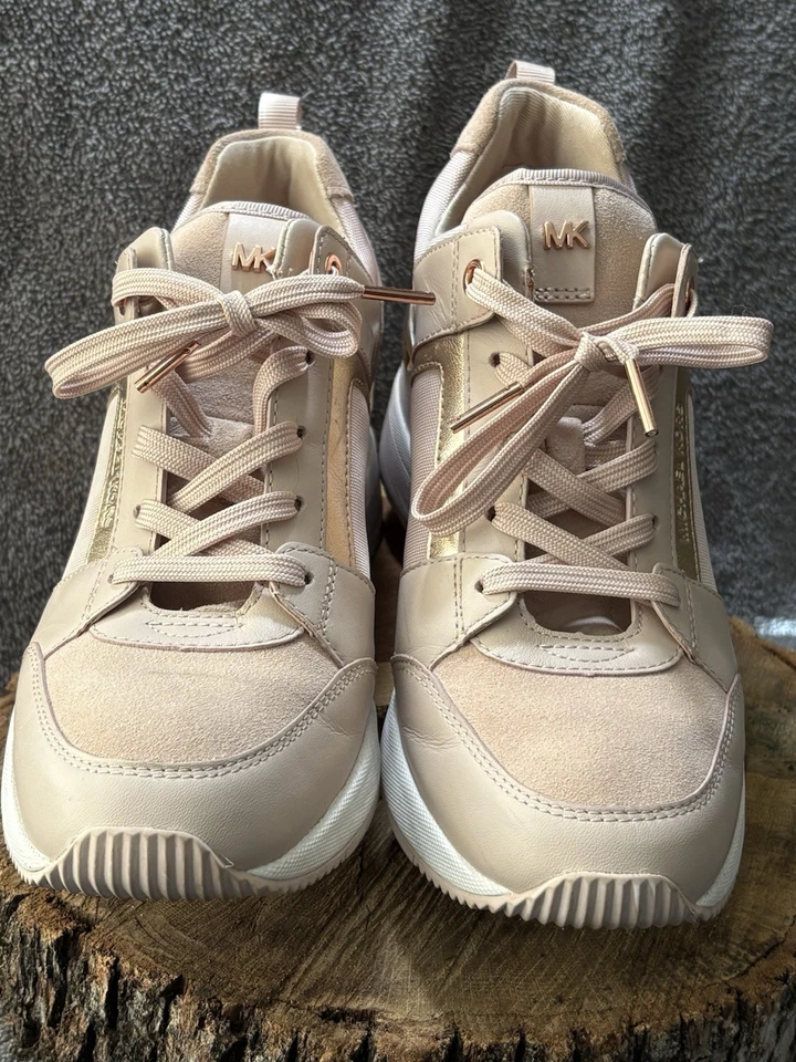 Michael Kors 2/piece Set Valentine’s Day 2020 Special Edition Tennis Shoes/Watch - Image 3 of 4