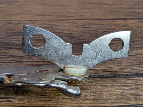 Vintage - 6¼" Ekco Miracle Can Opener, Metal Hand Held Mouse Ear Handle - Picture 10 of 13