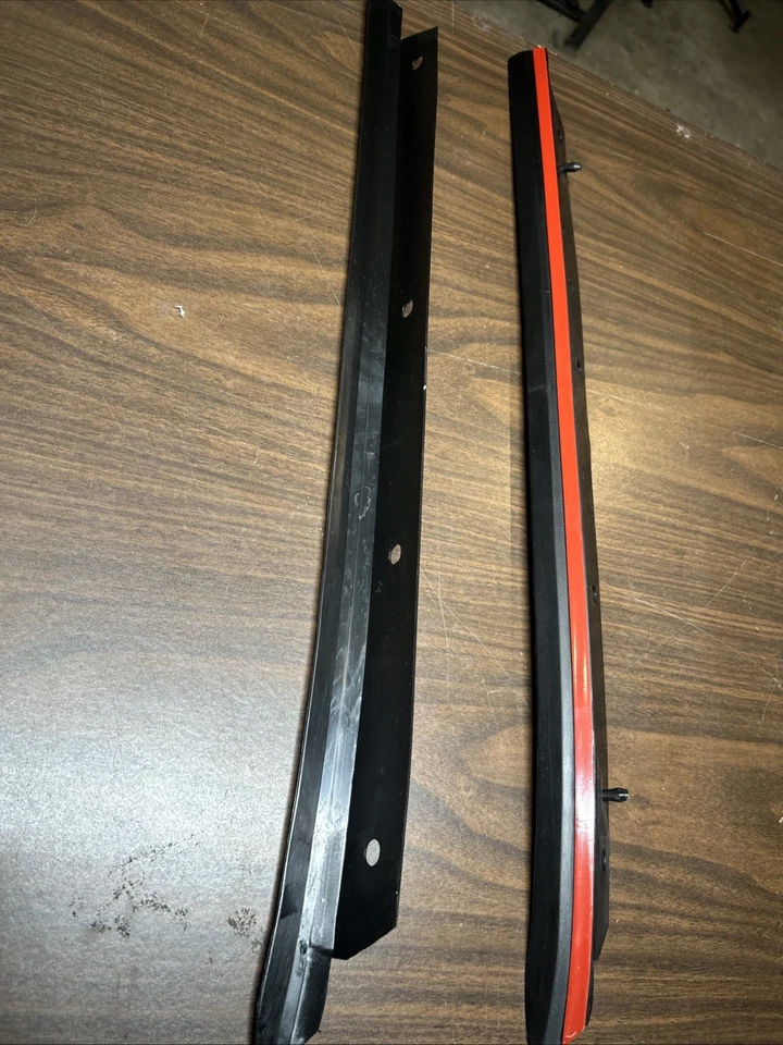 82-92 Camero Z-28 Iroc-Z Firebird Trans Am Weather Strips/ Moldings 10198353 - Image 2 of 4