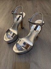 Women’s Metallic Silver Platform Heels Size 7.5M