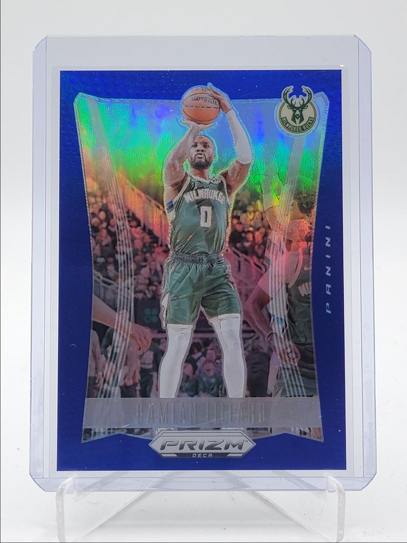 DAMIAN LILLARD 2023-24 PANINI PRIZM DECA BASKETBALL BLUE BUCKS /149 Q5515