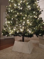 Bethlehem Lights Square Christmas Tree Collar – Collapsible 4-Panel, White – New