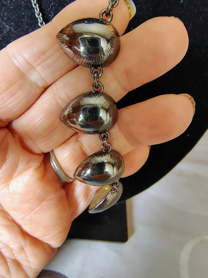 Encantador collar babero Charlie verde lágrima vidrio facetado Gunmetal declaración Foto 4 de 4