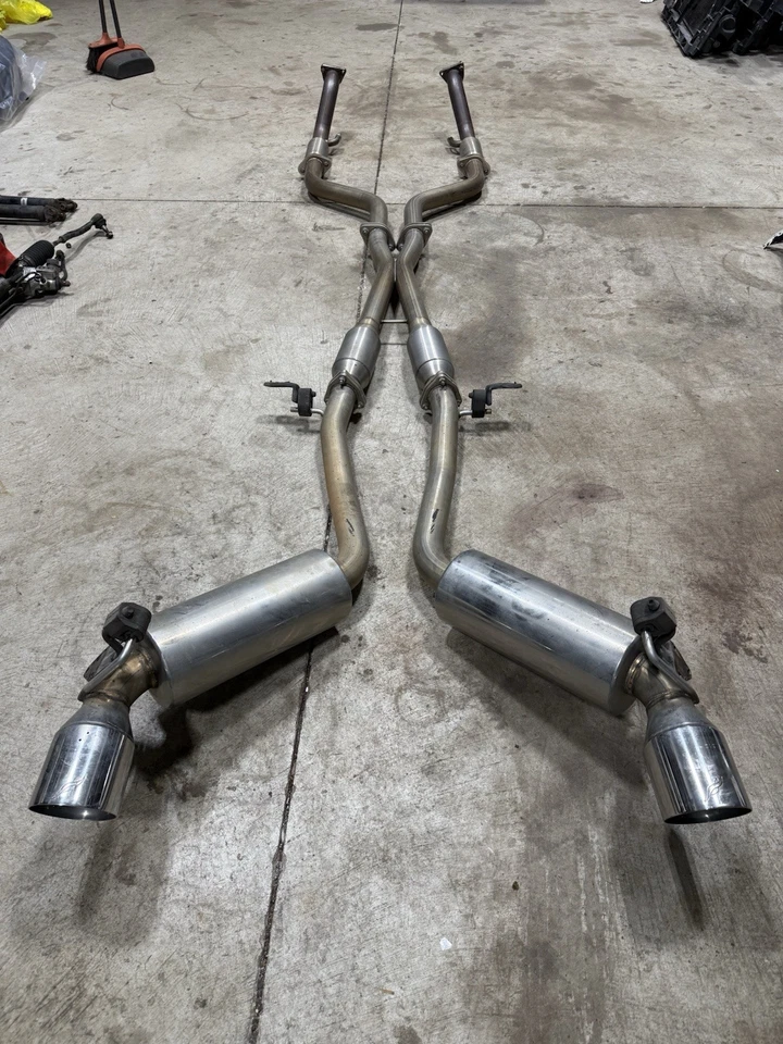 Escape de intenciones rápidas Nissan 370Z 10-21 - Resonadores de 18" y silenciadores de 10" T. P. Foto 3 de 4