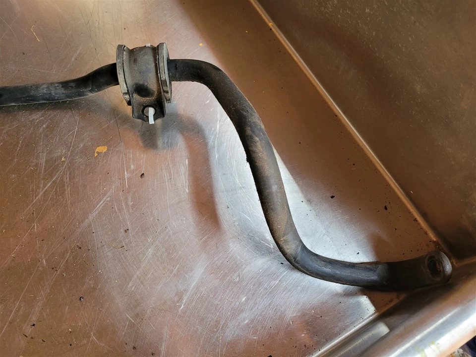 Barra estabilizadora delantera antivuelco estabilizadora Honda Odyssey 1999-2004 sin eslabones usada OEM Foto 3 de 4