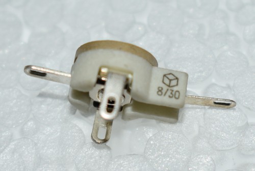 30 x Condensadores recortadores variables cerámicos KPK-MP. 8 - 30 pF 350 V. NOS - Imagen 3 de 3