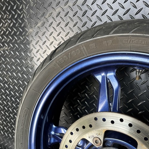 ♻️ BMW G310R 2019 - REAR WHEEL / RIM & TYRE & BRAKE DISC ♻️ Blue - Picture 3 of 13