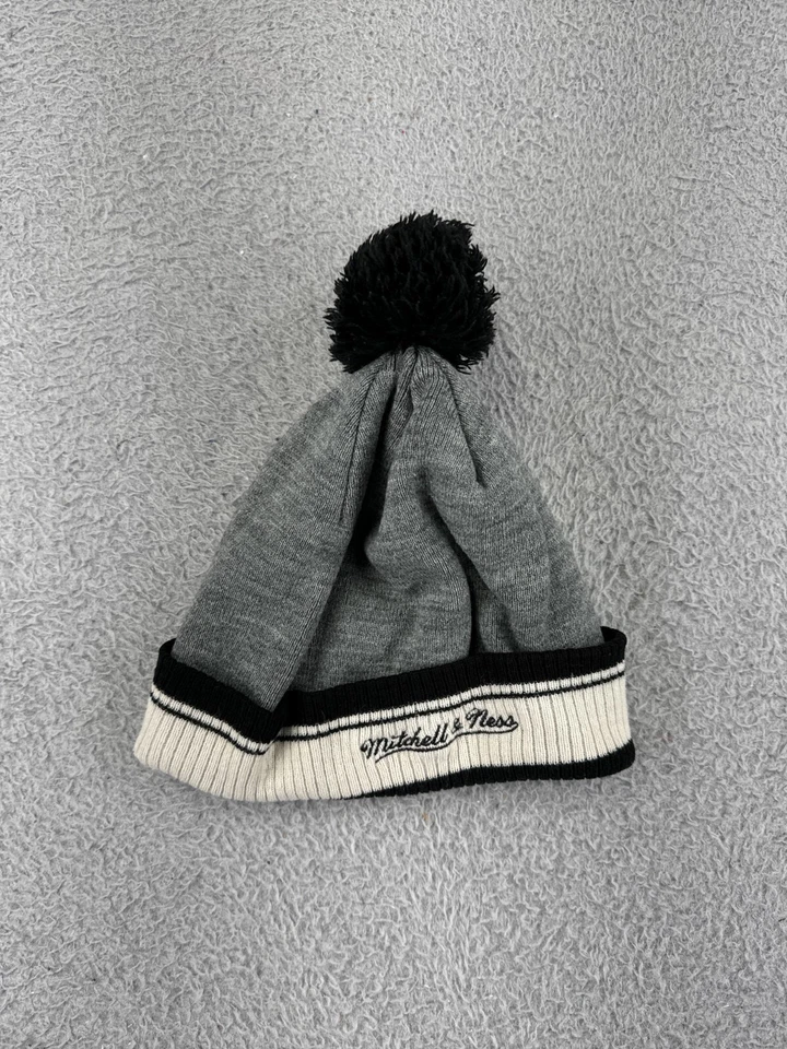 Brooklyn Nets Beanie Toque мужские один размер серый помпон New York Mitchell & Ness - Изображение 4 из 4