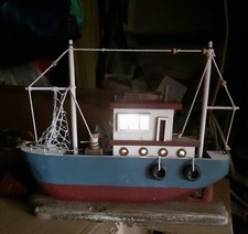 Mezzo Scafo Di Peaschereccio In Legno Con Base Luce Led Notte Barca Pescatore