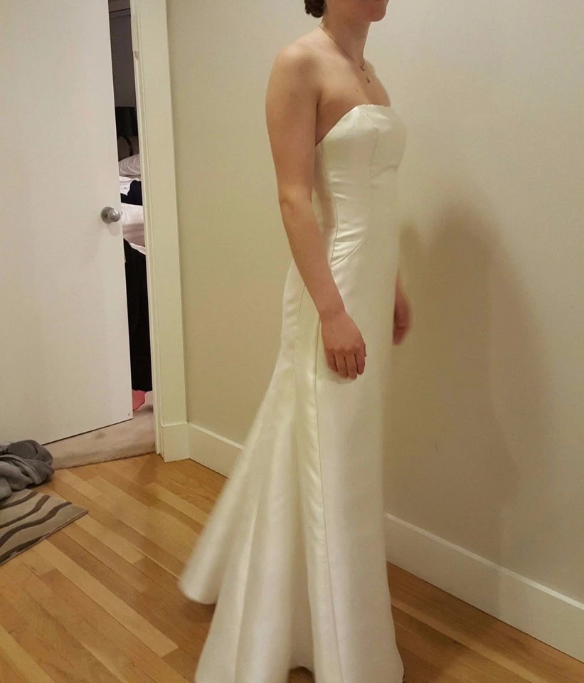 Vestido de novia sin mangas La Sposa NUNCA USADO Foto 4 de 4