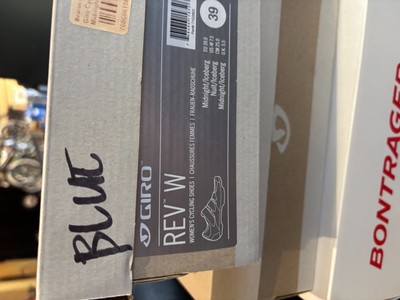 GIRO Rev W Women's Cycling Shoes Size 39 or 7.5 Midnight/iceberg