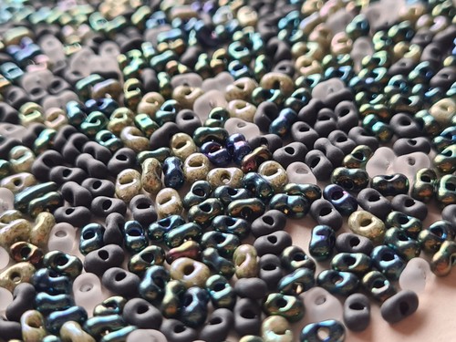 Farfalle Rocaille Glasperlen, oliv schwarz grau, Schmetterlingsperlen 4mm 1640 - Bild 2 von 6