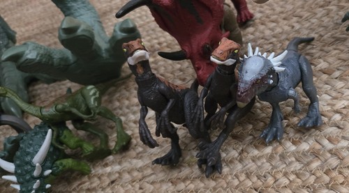 JURASSIC WORLD Dinosaurio Paquete de 10 Coleccionistas Código QR Genial Divertido Parque Jurásico - Imagen 8 de 24