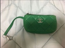 Estuche para monedas verde Chanel Matelasse marca de coco estuche para llaves cuero perforado auténtico 6F
