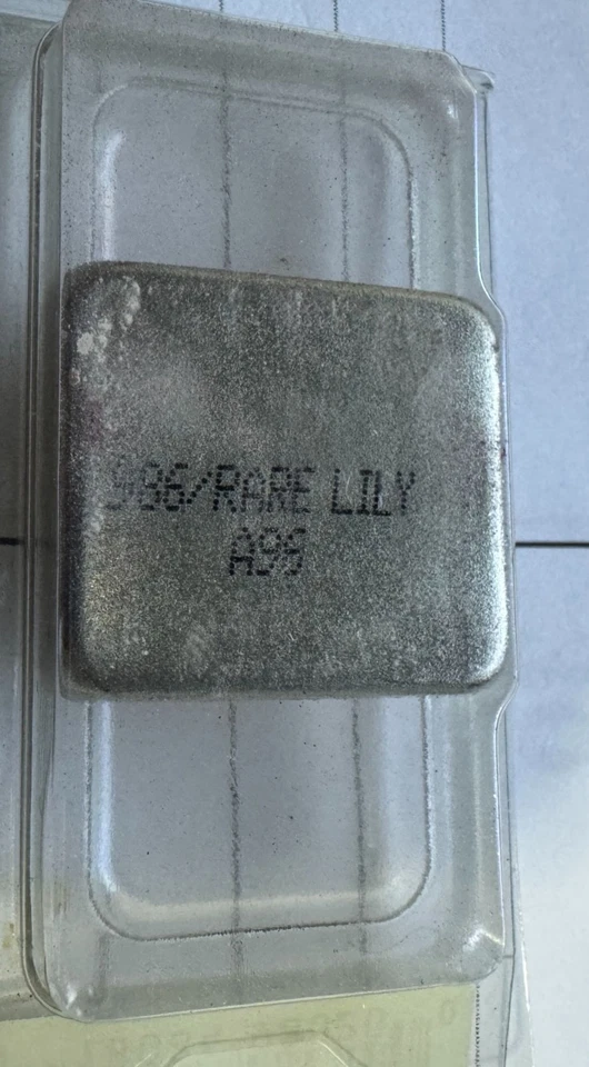 Aveda Petal Essence 986 Rare Lily Eye Shadow Single Eye Color .04 oz FREE SHIP - Image 4 of 4