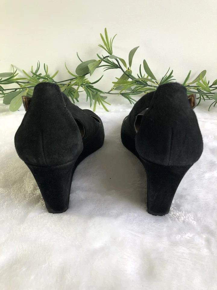 Sapatos femininos BCBGeneration 6B camurça preta salto cunha bomba - Imagem 2 de 4