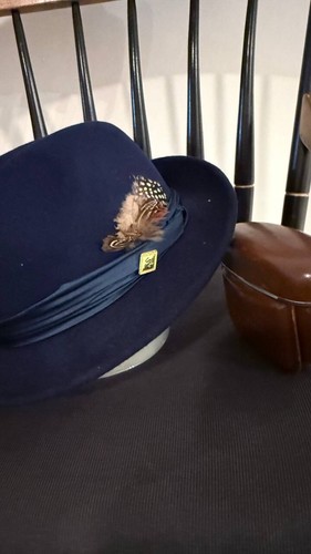 Stacy Adams Wool Fedora Hat with Feather Accent | Size L | Dark Navy Blue - Imagen 8 de 8