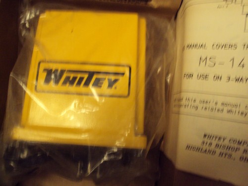 Whitey MS-142ACX, 120VAC actuator for use with 3 way ball valves - Picture 2 of 3