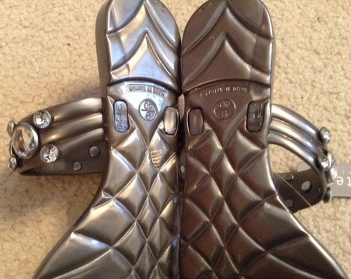 NWT! Women's Holster Australia Smokey Gray w/Rhinestone Jelly Flip Flops Sz 6/37 - Picture 7 of 7