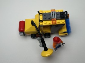 LEGO CITY: Street Sweeper (7242) - 100% Complete w/ Minifig - Ships Fast!