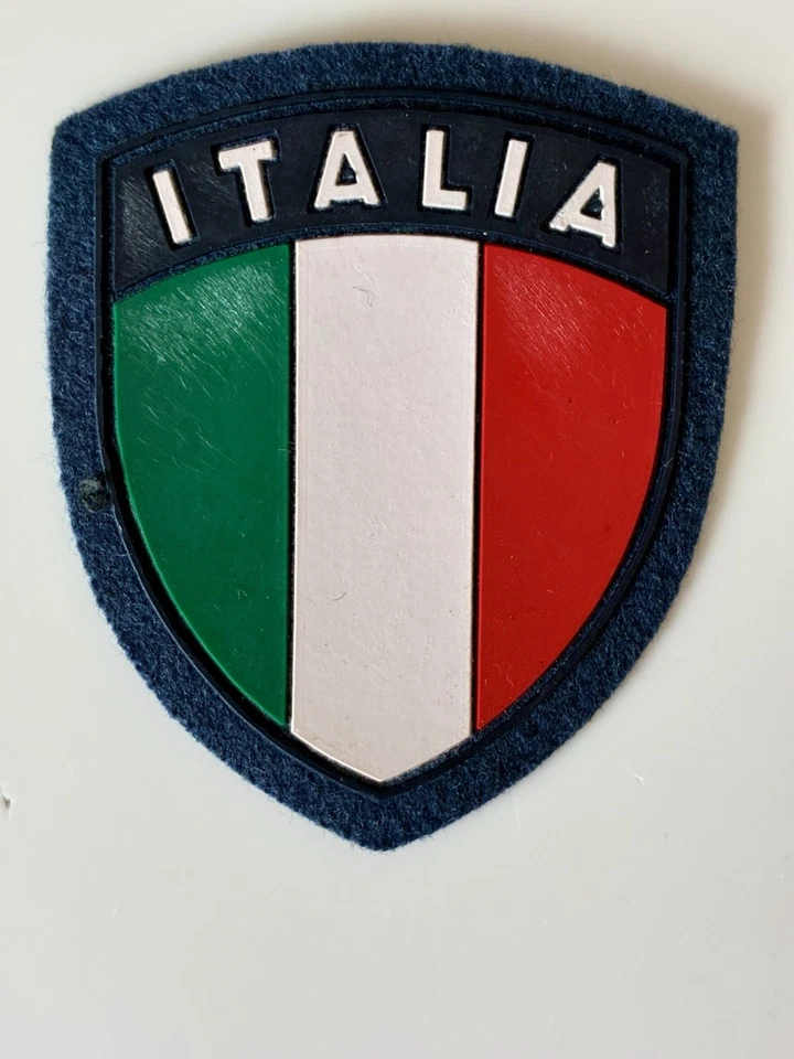 PATCH  SCUDETTO ITALIA  GOMMATO BORDO BLU SCURO 7x6 cm - Immagine 2 di 3