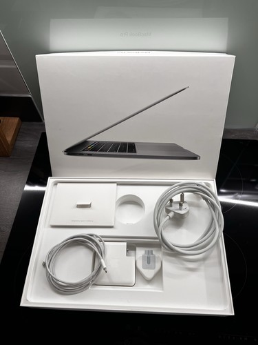 MacBook Pro 15-inch 2016 Model 2.6GHz I7 Processor 16GB RAM - Picture 6 of 10