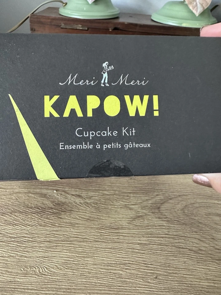 Meri Meri Kapow Cupcake Kit - Image 2 of 3