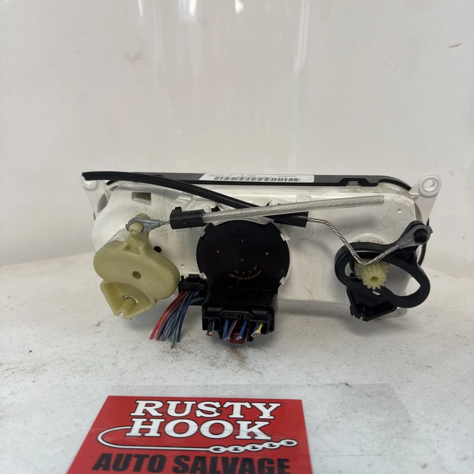 2007 Jeep Patriot Climate Control Module AC HEATER CONTROL P55111874AA - Imagem 3 de 4