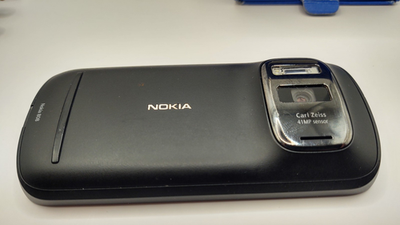 Nokia 808 Pureview Smart phone Cell phone - COMPLETE - Black, with