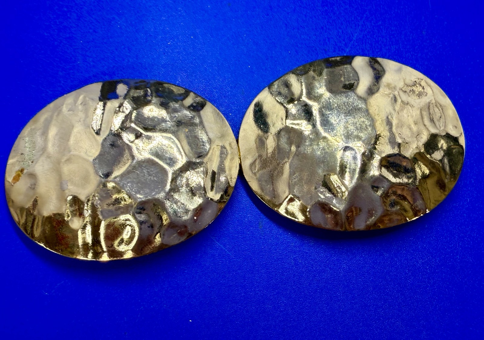 Oval Hammered Textured Interlocking Two Piece Gol… - image 1