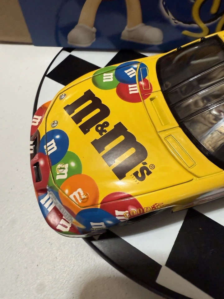 Ken Schrader #36 M&M’s Keep Back New Driver 2000 1:24 Nascar Diecast - Image 3 of 4