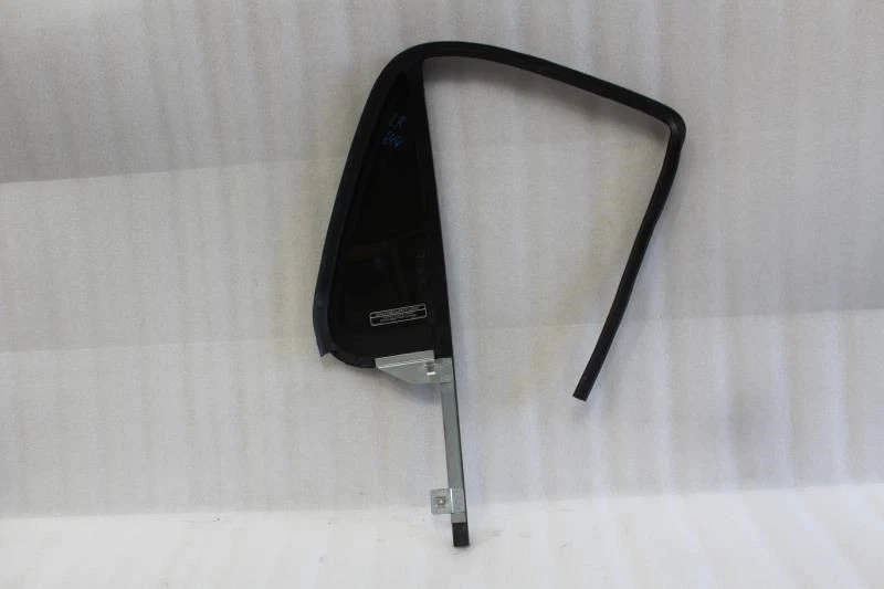 Chevrolet Blazer 1996 lado izquierdo del conductor puerta trasera ventilación ventana de vidrio + moldura Foto 3 de 4