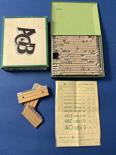 Set Timbri Lettere e Numeri - Scatola Metallo - Tedesca -Ottime Condizioni - Foto 4 di 8