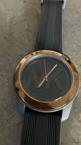 Michael Kors Janelle 42 mm Gray Silicone Strap Women's Wristwatch MK2560 - Picture 2 of 5